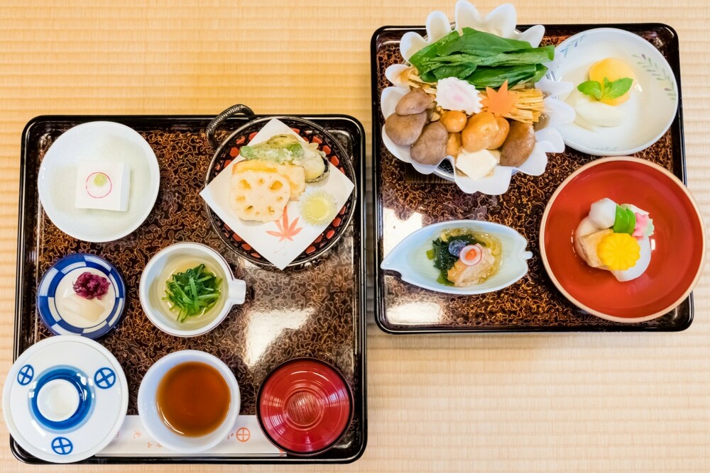 "Second course/about 9 dishes" Simple vegetarian lunch