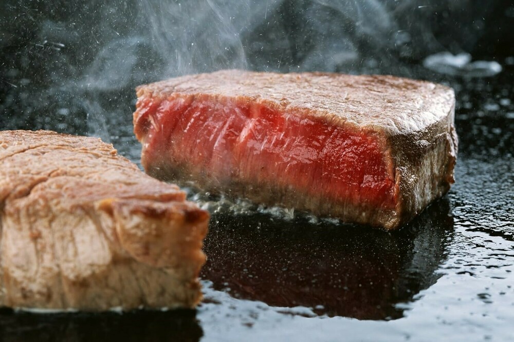 【伊勢水沢牛のヒレステーキ付】＝2食付＝英虞湾で育まれた新鮮な食材を使った鮨と和食膳を楽しむ