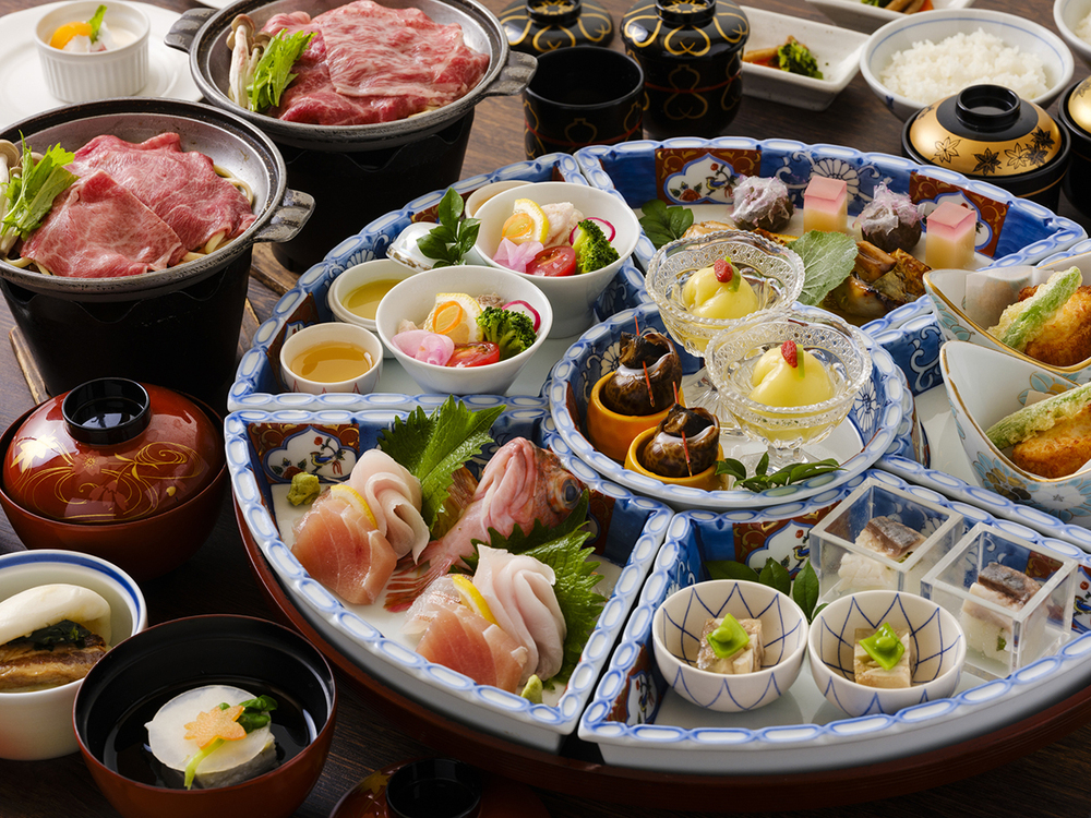 【シルバーウィーク限定】＜2食付＞夕食時飲み放題＆ラウンジや売店で使える館内利用券1000円分付♪