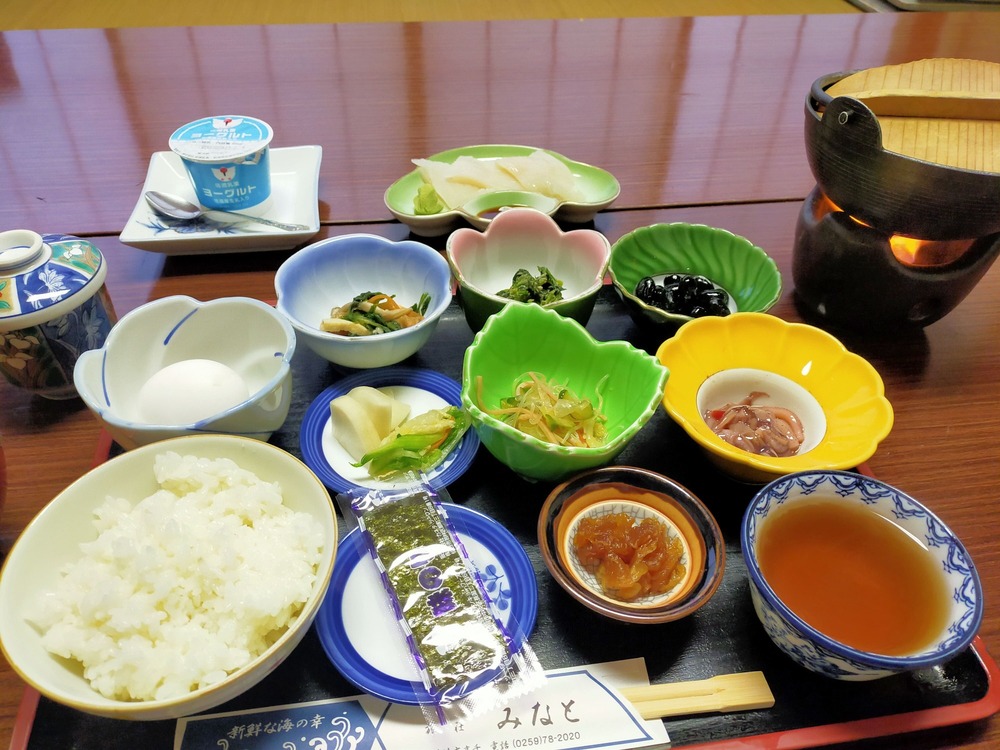【佐渡のおいしい朝ごはん】（朝食付）ビジネスにも観光にもOK！【全室無料WiFi完備】【駐車場無料】
