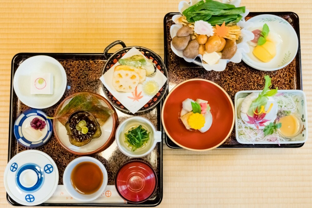 "Second course/about 10 dishes" Standard vegetarian lunch