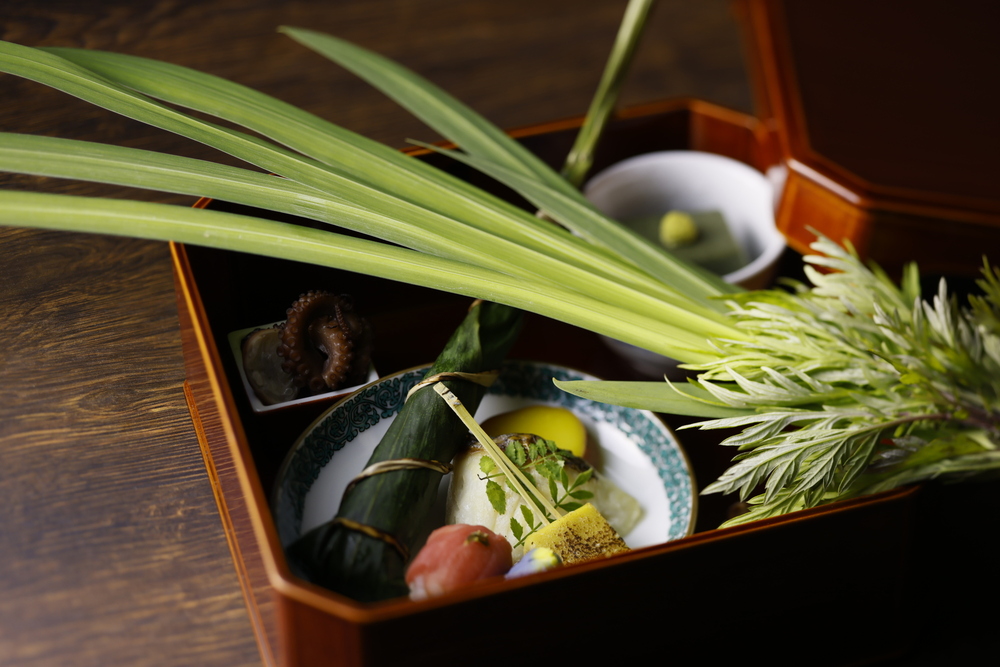 期間限定で京の地酒プレゼント【京会席・おばんざい朝食の2食付】