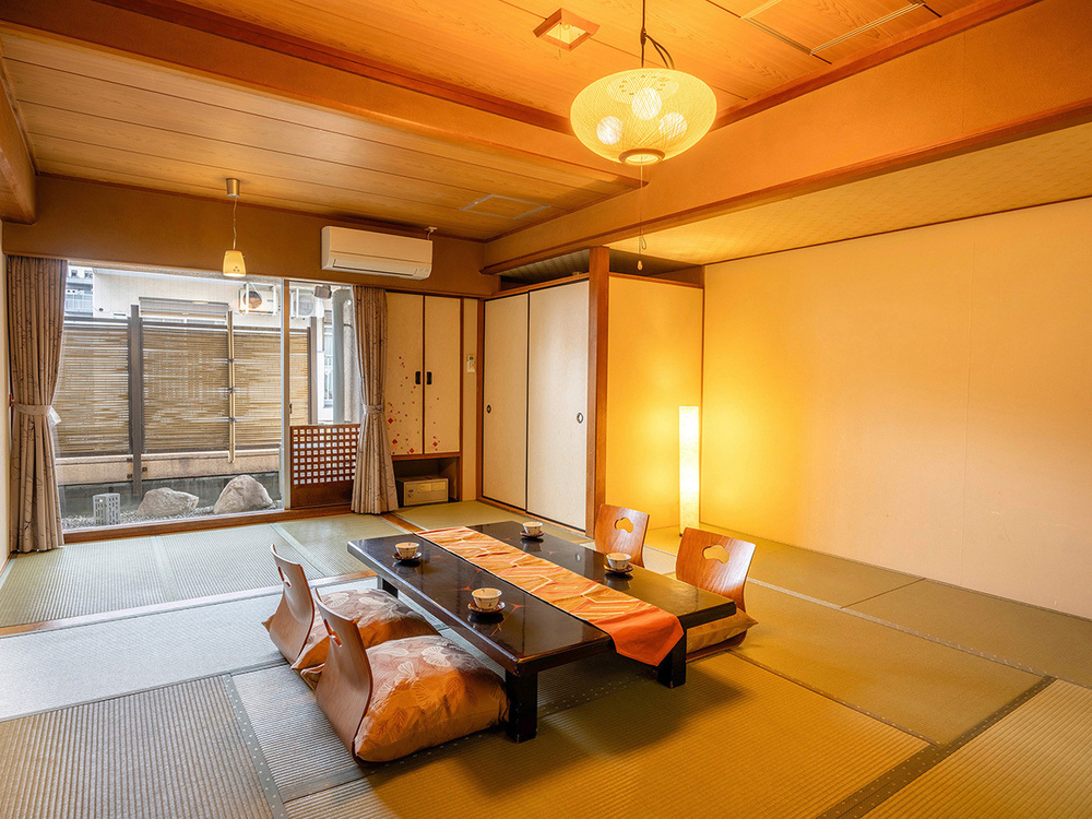 【ファミリー和室12畳】バス・トイレ独立／禁煙