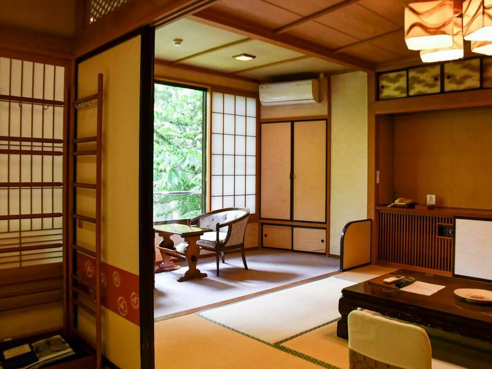 【特別和室】四季の間（2～6名/エアコン・バス・トイレ付）