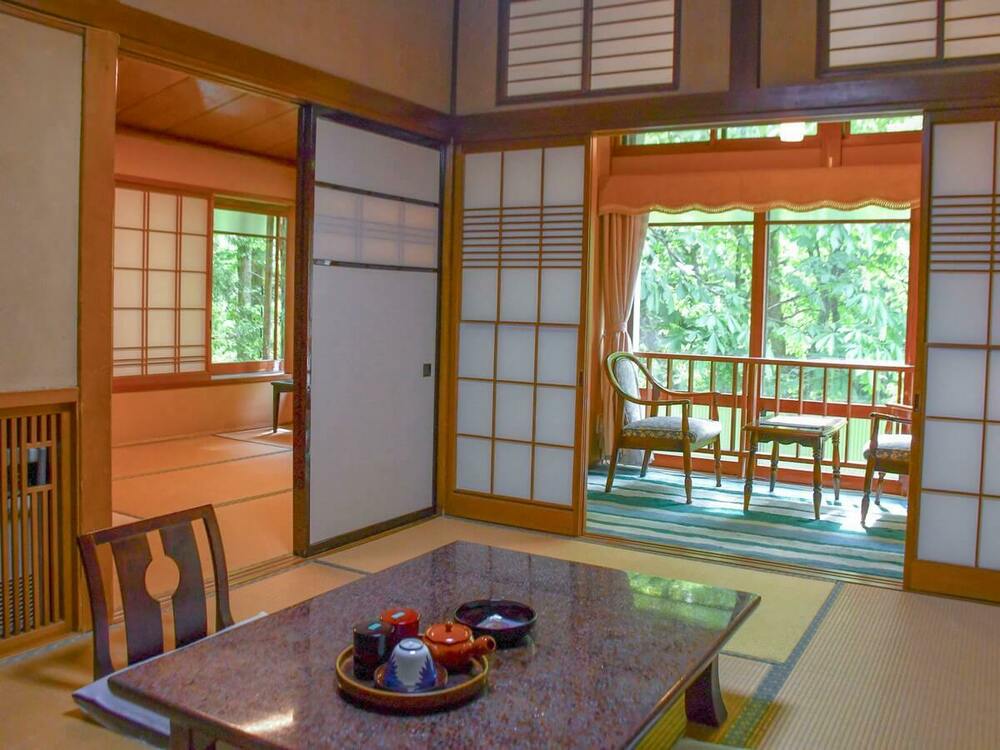 【源泉風呂付】せせらぎ～ベッド付き二間（2～4名/トイレ付）