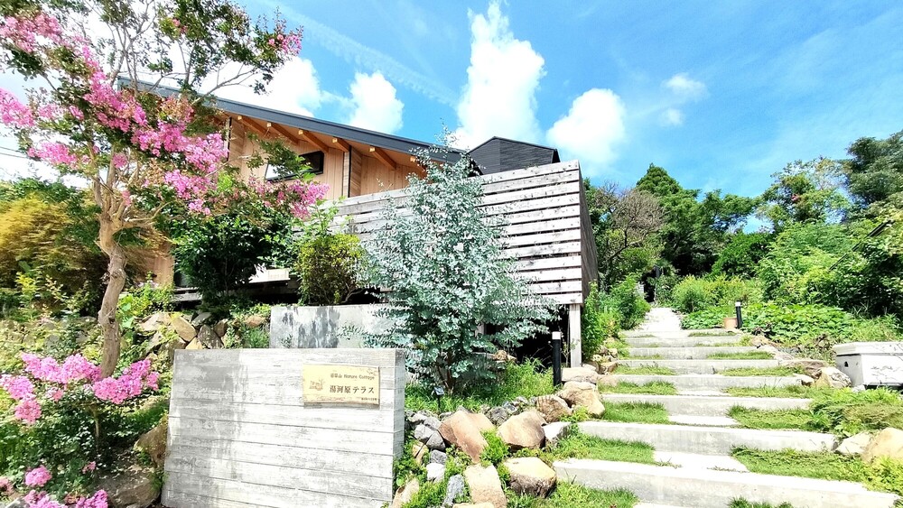 【素泊まり】緑豊かなプライベート感溢れる１棟貸切コテージ