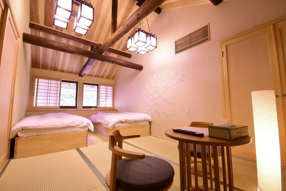 上級和室8畳+前室5畳（トイレ付）