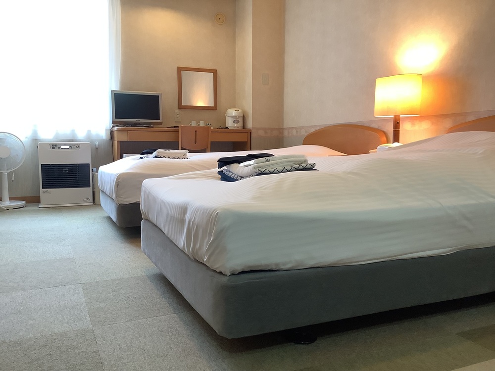 【禁煙】洋室ラージツイン【約22㎡】※バス無しトイレ付