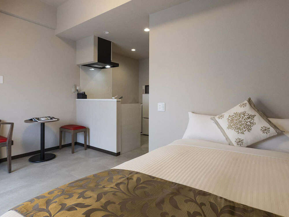 洗濯機付 セミダブルルーム【22平米・駐車場無料】