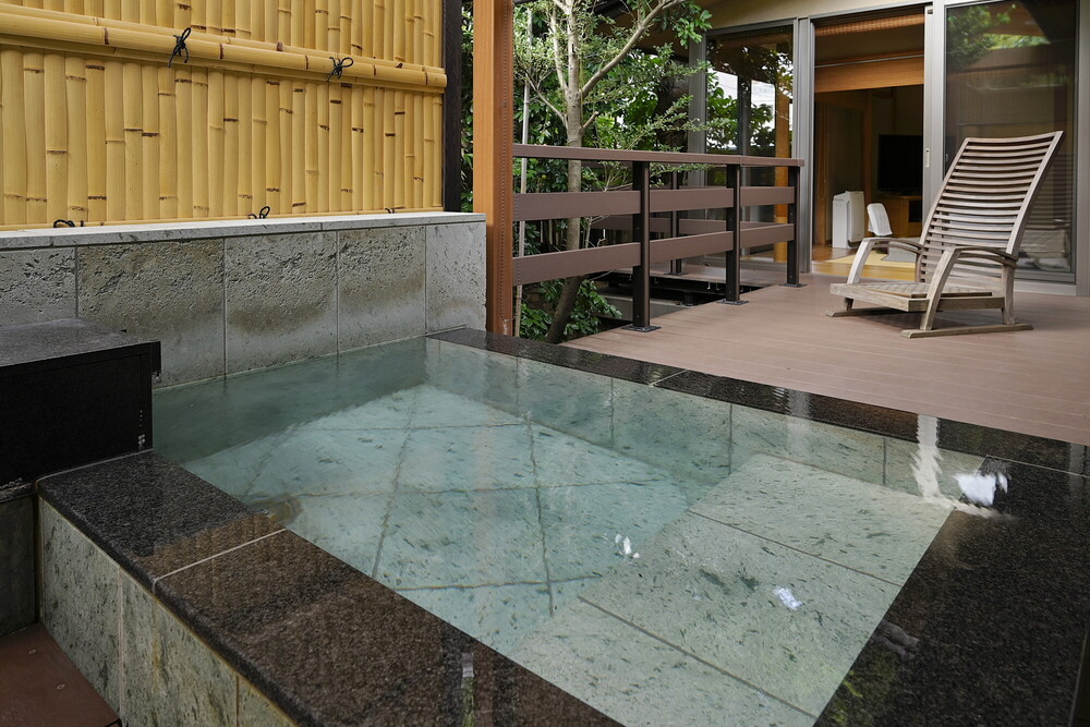 ★リニューアル★＜松風＞ツインベッドの半露天風呂付客室／和室＋和風ツイン