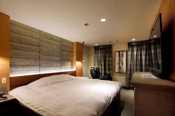 □喫煙□220cm幅ワイドキングベッドルーム（40㎡～・バストイレ別）